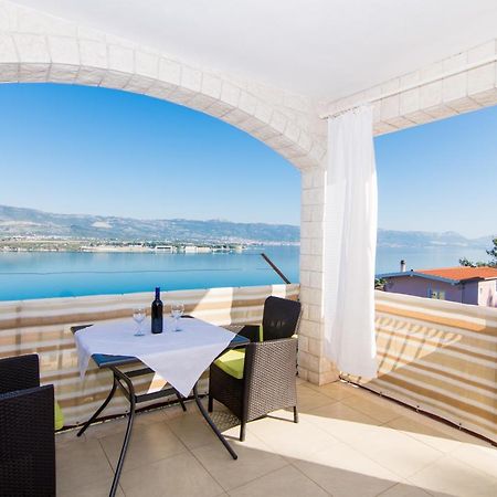 Holidays Apartments Slanada With Terrace And Sea View, Near The Beach & Town Trogir, Free Parking, Quiet Place On Peninsula Ciovo Kültér fotó