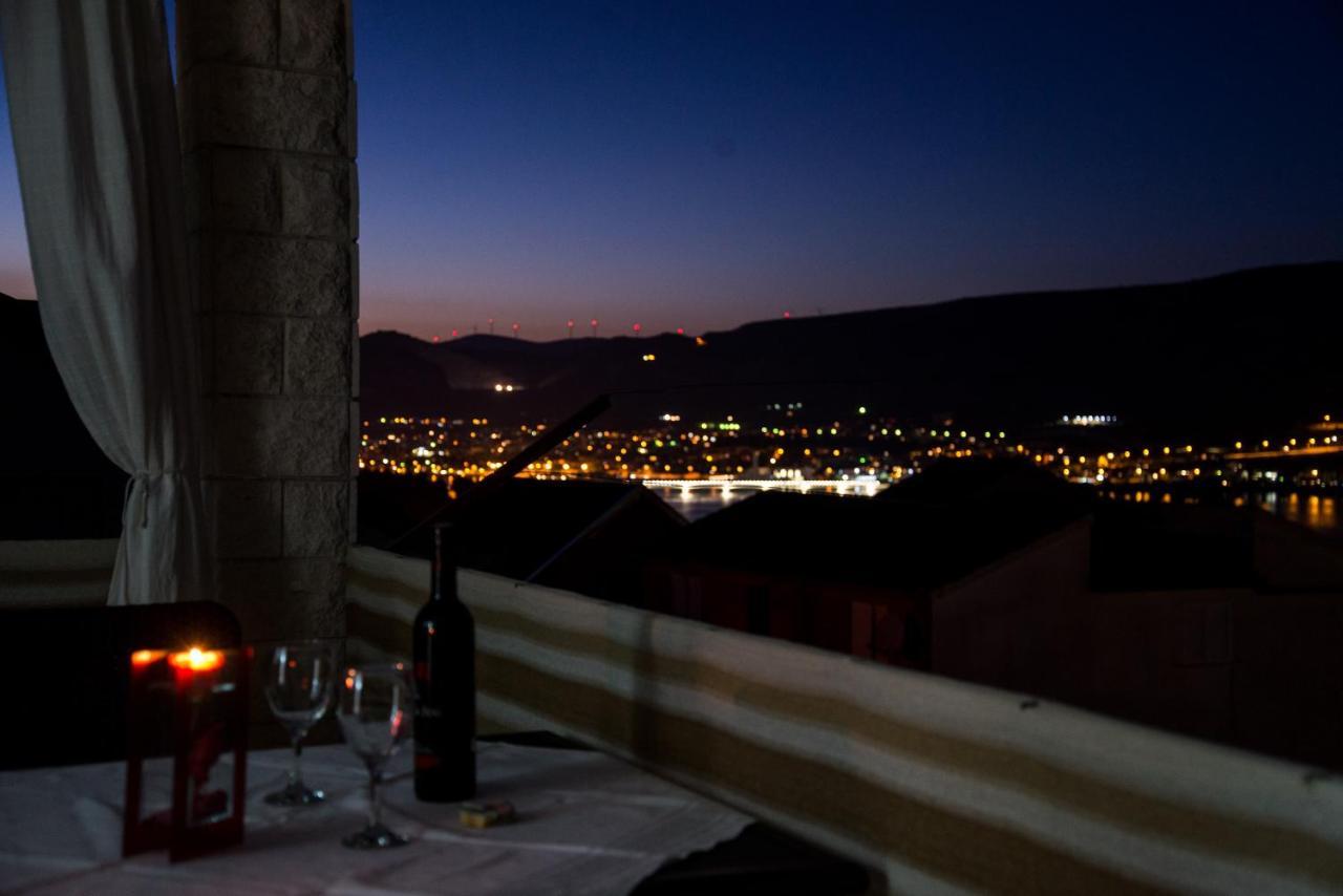 Holidays Apartments Slanada With Terrace And Sea View, Near The Beach & Town Trogir, Free Parking, Quiet Place On Peninsula Ciovo Kültér fotó