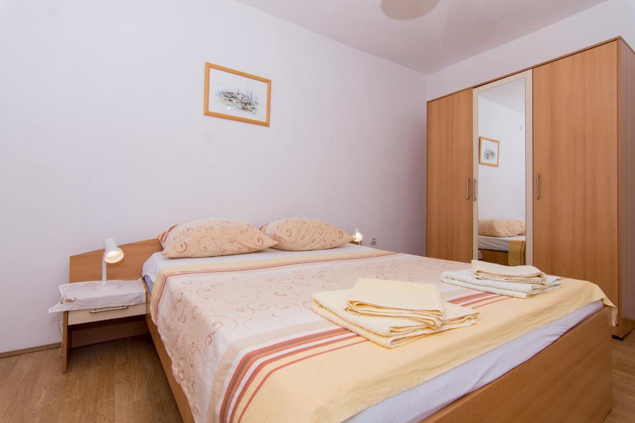 Holidays Apartments Slanada With Terrace And Sea View, Near The Beach & Town Trogir, Free Parking, Quiet Place On Peninsula Ciovo Kültér fotó