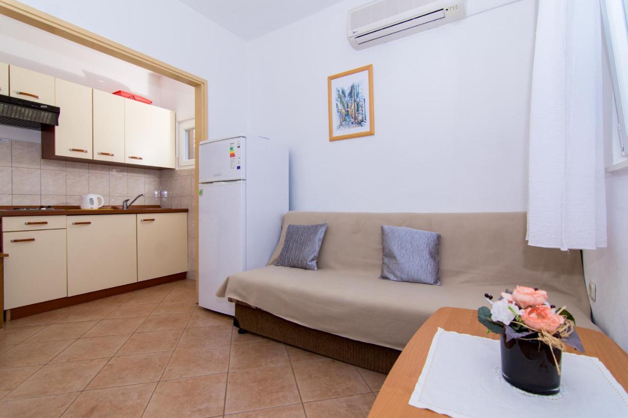 Holidays Apartments Slanada With Terrace And Sea View, Near The Beach & Town Trogir, Free Parking, Quiet Place On Peninsula Ciovo Kültér fotó