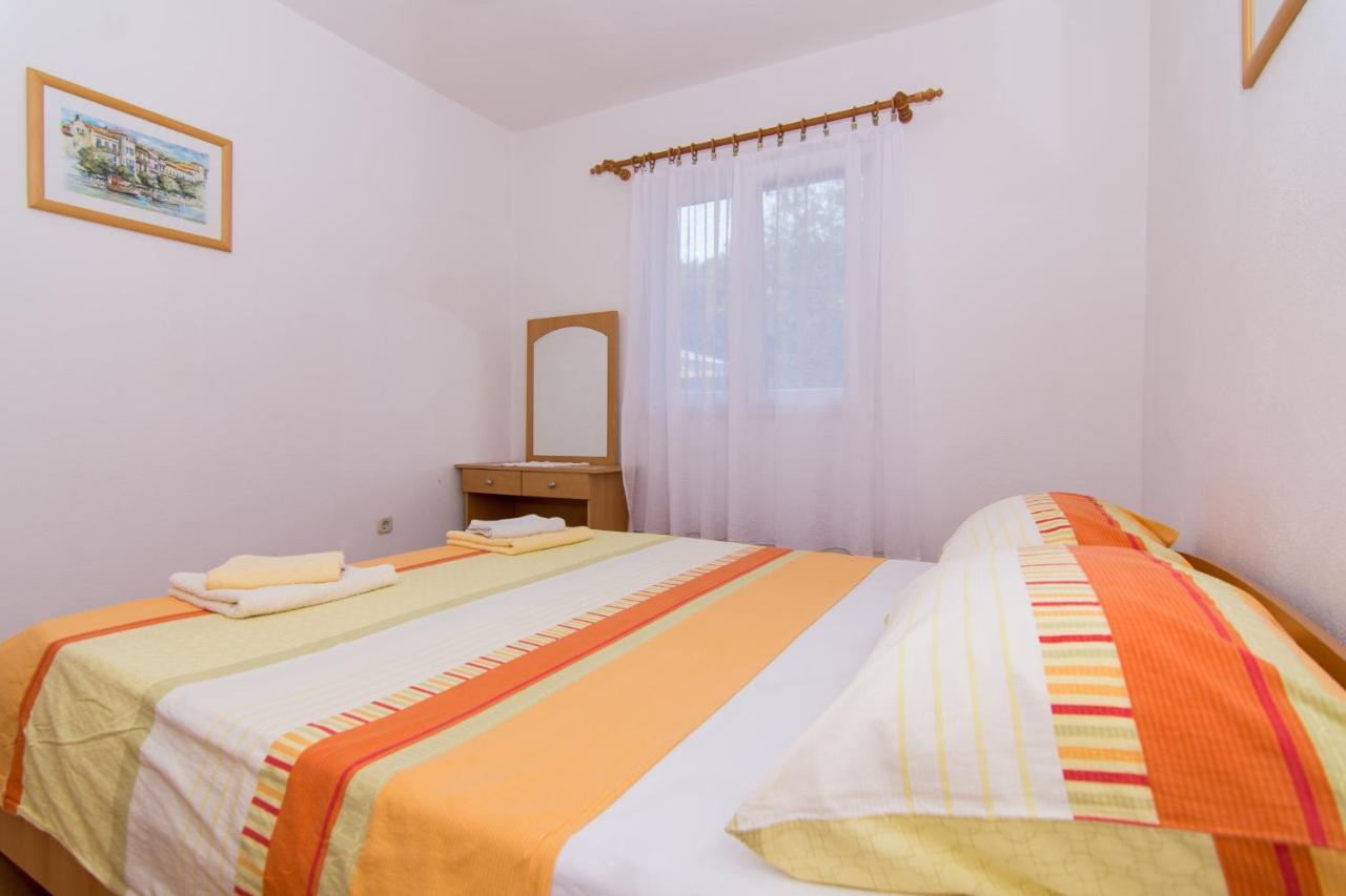 Holidays Apartments Slanada With Terrace And Sea View, Near The Beach & Town Trogir, Free Parking, Quiet Place On Peninsula Ciovo Kültér fotó