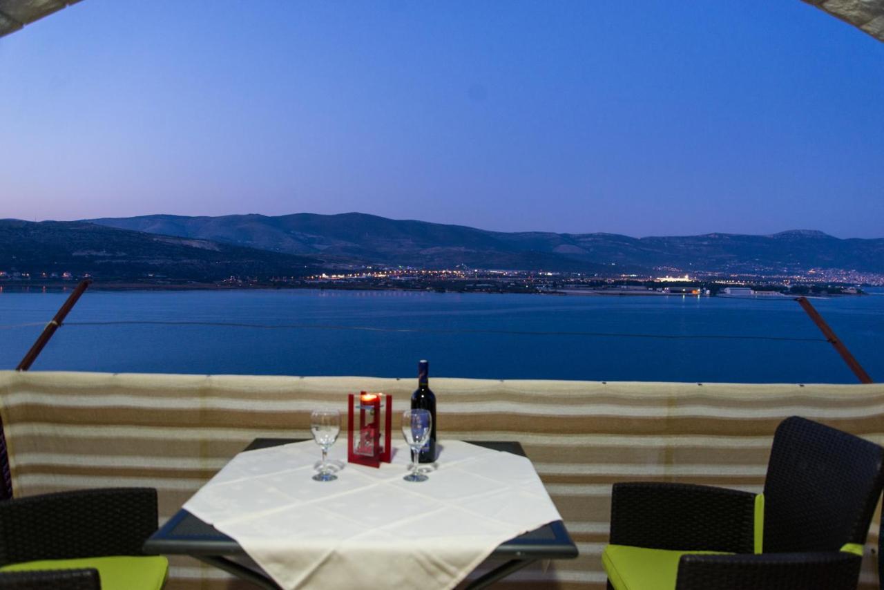 Holidays Apartments Slanada With Terrace And Sea View, Near The Beach & Town Trogir, Free Parking, Quiet Place On Peninsula Ciovo Kültér fotó