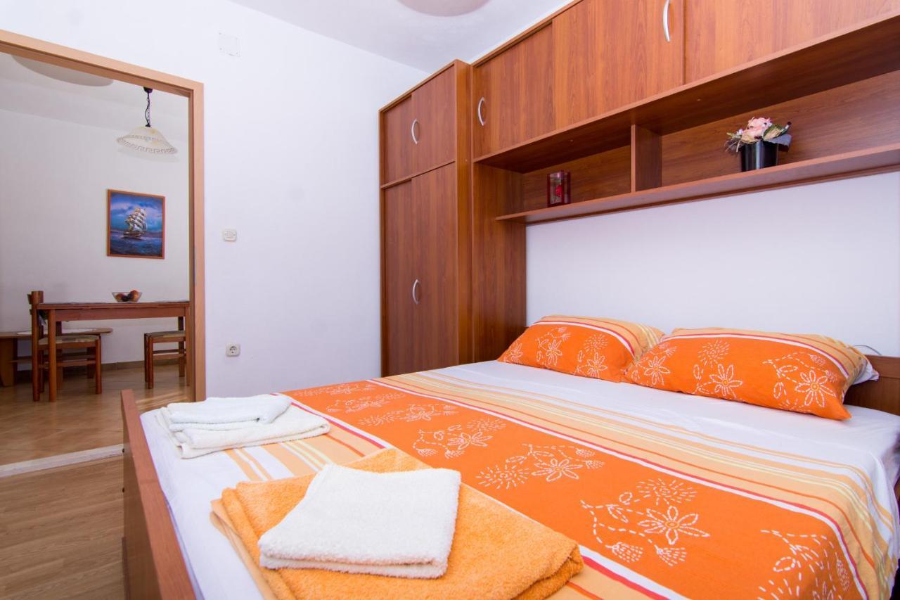 Holidays Apartments Slanada With Terrace And Sea View, Near The Beach & Town Trogir, Free Parking, Quiet Place On Peninsula Ciovo Kültér fotó