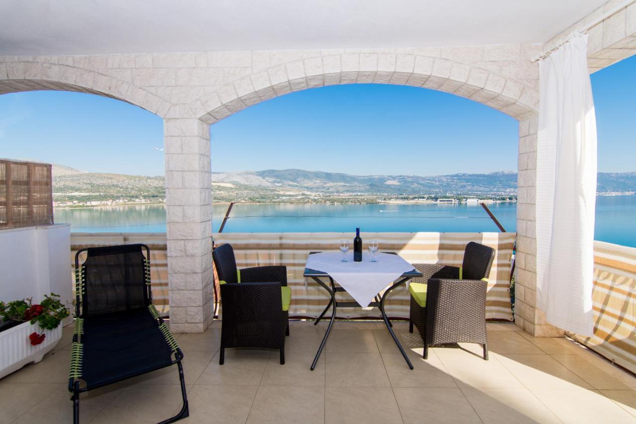 Holidays Apartments Slanada With Terrace And Sea View, Near The Beach & Town Trogir, Free Parking, Quiet Place On Peninsula Ciovo Kültér fotó