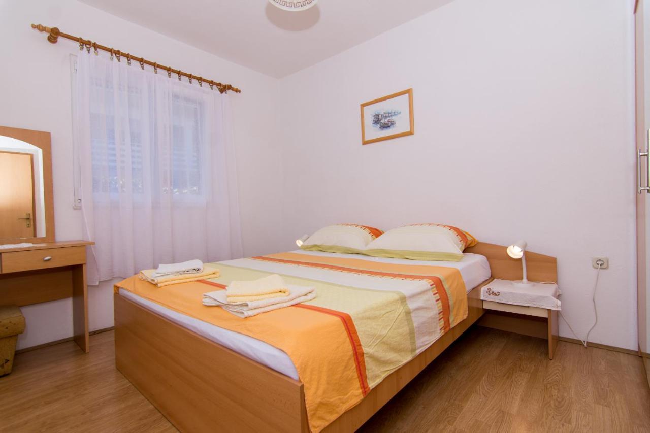 Holidays Apartments Slanada With Terrace And Sea View, Near The Beach & Town Trogir, Free Parking, Quiet Place On Peninsula Ciovo Kültér fotó
