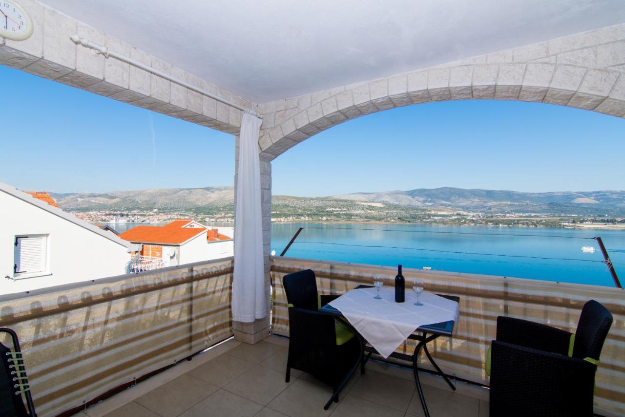 Holidays Apartments Slanada With Terrace And Sea View, Near The Beach & Town Trogir, Free Parking, Quiet Place On Peninsula Ciovo Kültér fotó