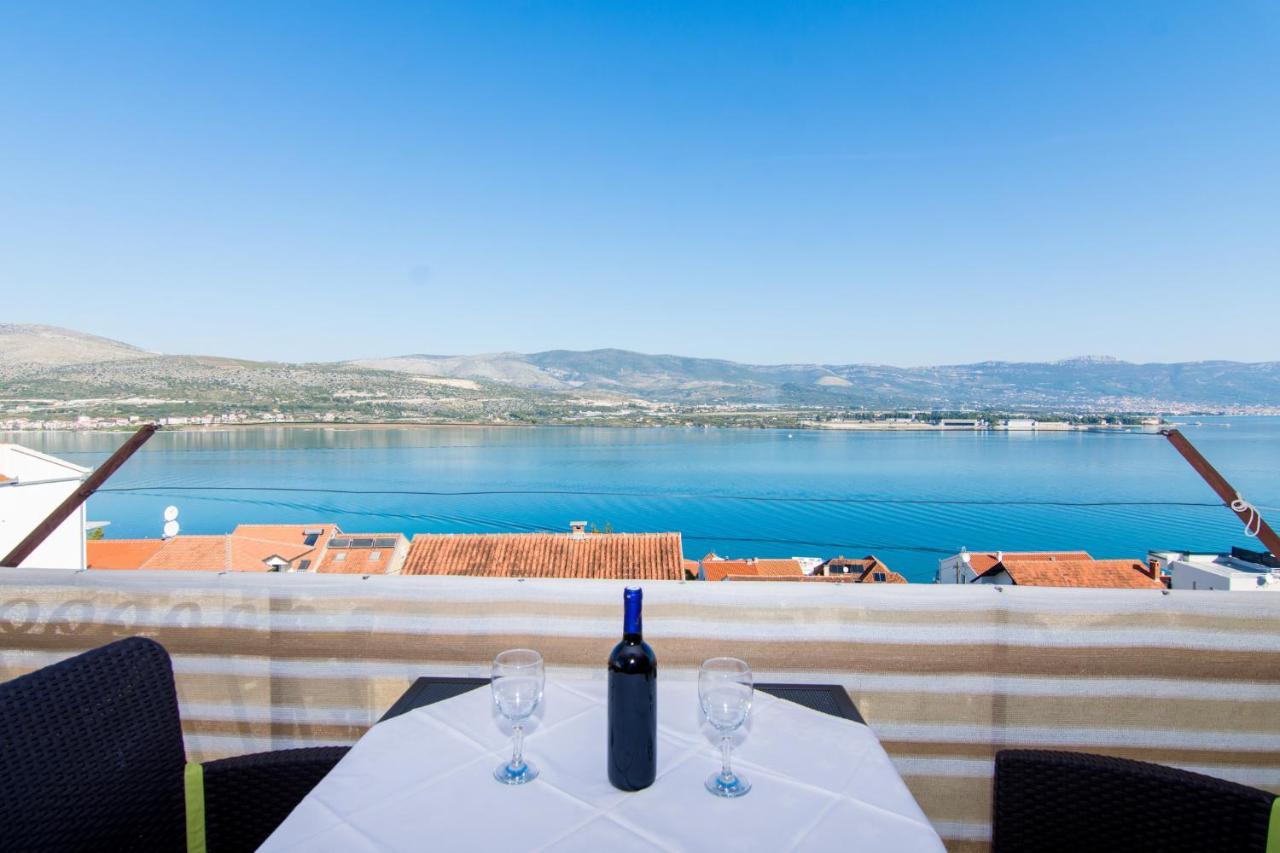 Holidays Apartments Slanada With Terrace And Sea View, Near The Beach & Town Trogir, Free Parking, Quiet Place On Peninsula Ciovo Kültér fotó