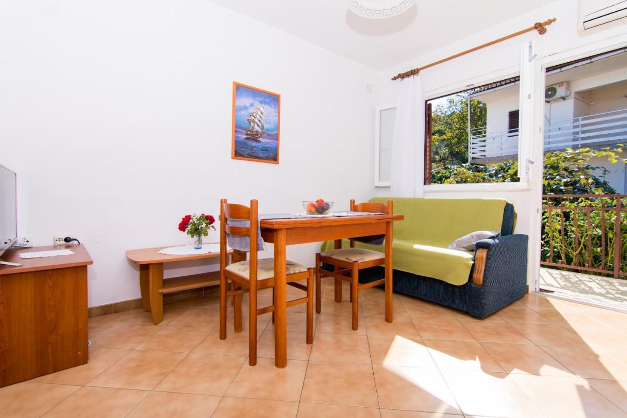Holidays Apartments Slanada With Terrace And Sea View, Near The Beach & Town Trogir, Free Parking, Quiet Place On Peninsula Ciovo Kültér fotó
