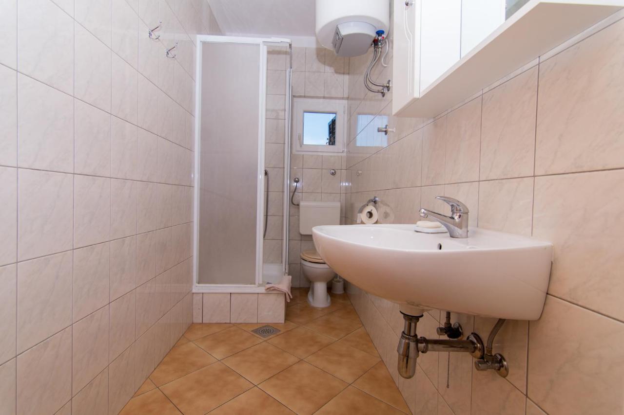 Holidays Apartments Slanada With Terrace And Sea View, Near The Beach & Town Trogir, Free Parking, Quiet Place On Peninsula Ciovo Kültér fotó