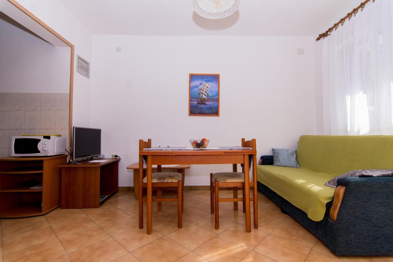 Holidays Apartments Slanada With Terrace And Sea View, Near The Beach & Town Trogir, Free Parking, Quiet Place On Peninsula Ciovo Kültér fotó