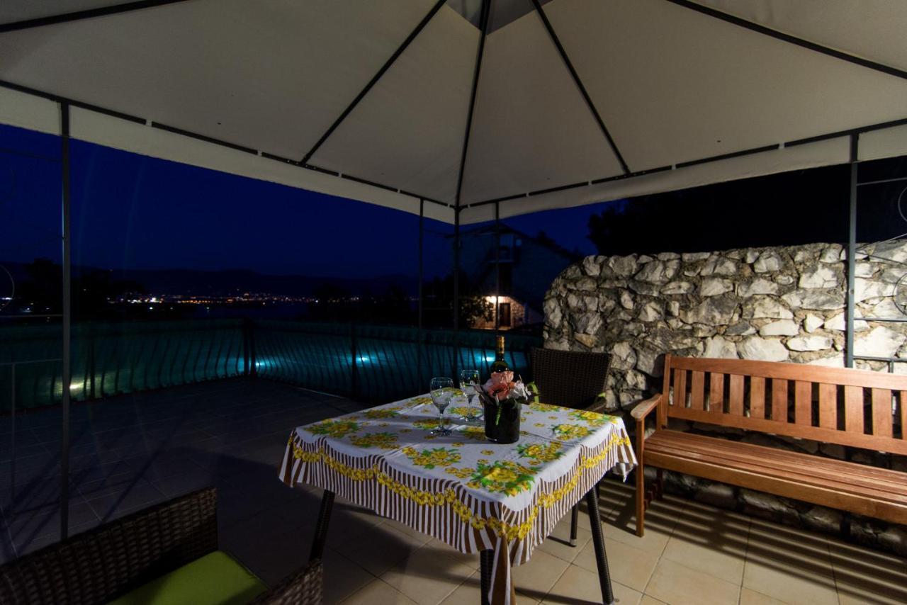 Holidays Apartments Slanada With Terrace And Sea View, Near The Beach & Town Trogir, Free Parking, Quiet Place On Peninsula Ciovo Kültér fotó